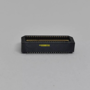 Conector de Placa a Placa Samtec QTE-020-01-L-D-A-TR de 20 Posiciones, Paso de 0.5 mm, Alta Velocidad, Orificio Pasante - Product Image 3