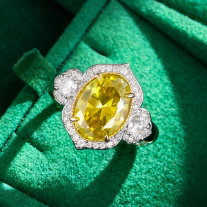 Anello di Proposta con Gemma Bicolore Gialla per Donne, Gioiello Elegante e Lussuoso - Product Image 2