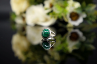 Bague classique pour femme en argent sterling 925 massif, sertie de malachite naturelle, faite à la main, polissage brillant, idéale pour les anniversaires et les fêtes
