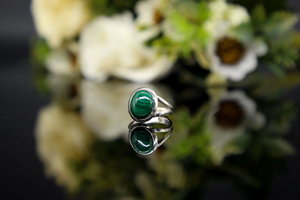 Bague en onyx vert naturel, faite à la main, en argent sterling 925 massif, style classique en malachite, pour femme, pour un anniversaire - Product Image 4