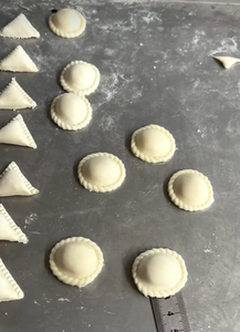 Máquina para Hacer Empanadas y Samosas Modelo 80 de Acero Inoxidable de Grado Alimenticio con Bajo Mantenimiento - Product Image 4