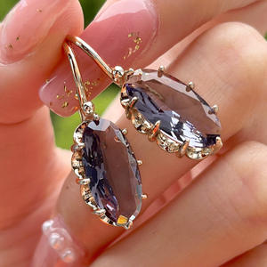 Pendientes de Zafiro Ovalados Shimizuya E4627 con Engaste de Garra Chapados en Oro, Joyería Clásica para Mujer para Fiestas - Product Image 4