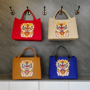 Sacs en feutre de mode avec logo personnalisé à prix réduit cadeaux promotionnels d'affaires pour femmes - Product Image 5