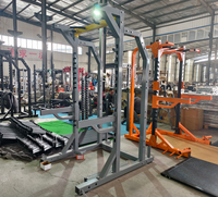Rack de musculation multifonctionnel à charge par plaques pour demi-squat, idéal pour les clubs de fitness et l'entraînement de force