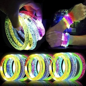 แท่งไฟพลาสติกพิมพ์ลายโลโก้แฟชั่น ทนทาน พร้อมไฟ LED กระพริบ สำหรับงานเฉลิมฉลองเทศกาล - Product Image 1
