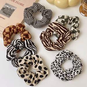 Chouchous pour cheveux tendance beige champagne, élastiques pour queue de cheval, pour femmes, avec motifs <span class=keywords><strong>noir</strong></span> et <span class=keywords><strong>blanc</strong></span>, imprimé zèbre et à carreaux - Product Image 2