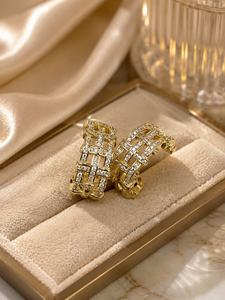 Orecchini a Cerchio Geometrici Placcati Oro 18K con Cristalli e Strass, Gioielli di Lusso da Donna per Feste - Product Image 3