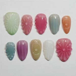 Ongles press-on personnalisés faits main printemps-été, 10 pièces/ensemble, <span class=keywords><strong>dessin</strong></span>é à la main et accents de perles, faux ongles amande réutilisables pour femmes - Product Image 1