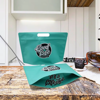 Sacs d'emballage alimentaire personnalisés avec poignées verticales, sacs à café, sacs sous vide à fermeture éclair en film composite pour fruits secs