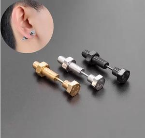 أقراط مرصعة براغي جديدة أقراط ساحرة من الفولاذ فاتن ثقب أقراط فريدة سداسية الجوز والترباس سدادات ثقب الأذن ترصيع - Product Image 1