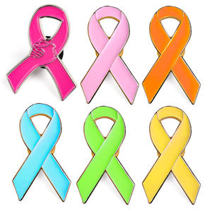 دبابيس شعار مخصصة بالجملة لدعم مكافحة سرطان الثدي، بشريط ذهبي وأصفر وشعار 'قوة الفتاة' باللون الوردي - Product Image 6