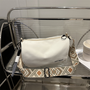 Nouveau sac bandoulière pour femme, élégant, polyvalent et décontracté, style sport, grande capacité - Product Image 5