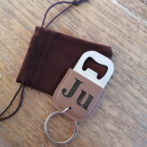 Décapsuleur porte-clés en cuir TGYW Factory, ouvre-bouteille en acier inoxydable avec logo, ouvre-boîte à <span class=keywords><strong>bière</strong></span>, <span class=keywords><strong>cadeau</strong></span> pour témoin de mariage - Product Image 4