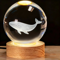 HBL personnalisé 6cm 8cm 3D boule de cristal Led Base en bois USB lampe animaux marins Table lumineuse bureau décor à la maison