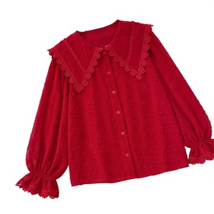 Blusa Elegante para Mujer al por Mayor con Puntos en Relieve, Encaje Floral Fino, Escote en V, Manga Larga y Botones Delanteros para Oficina y Tiendas de Boutique - Product Image 1