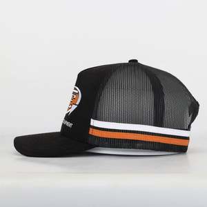 Gorras Trucker Personalizadas con Bordado Plano, Malla Lateral de Perfil Alto, Bordado a Mano, Tela Vaquera Negra, Unisex para Negocios y Playa - Product Image 3