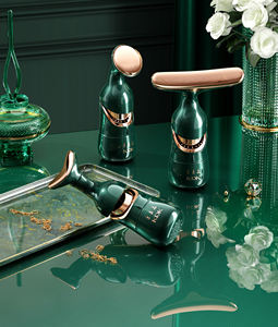 Masseur de beauté du visage et du cou 3 en 1 et machine de massage <span class=keywords><strong>anti</strong></span>-rides pour <span class=keywords><strong>lifting</strong></span> du visage Autres produits de beauté et de soins personnels (nouveau) - Product Image 1