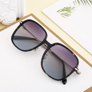 Nuevas gafas de sol de estilo europeo para mujer, lentes polarizadas UV400 TAC, montura cuadrilátera, Color negro C1C3C7C8 DL-D6402 - Product Image 5