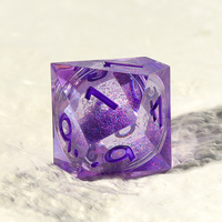 Dés en résine personnalisés pour jeux de rôle D&D, ensembles de dés polyédriques gravés D6 D20 D4 D8 D10, jeu de dés en résine 7 pièces pour RPG