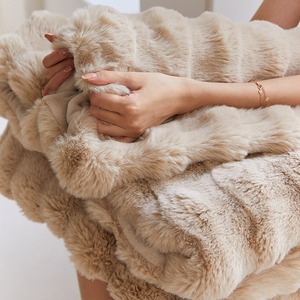 Faux Rabbit Fur Plush Blanket 100x160cm <b>Quilted</b> Soft Warm Bedding Luxury Style Rectangular Solid Color - Product Image 5