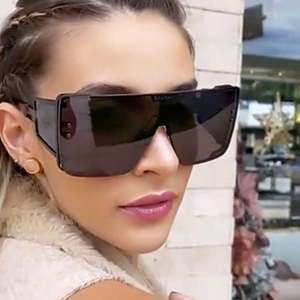 Lunettes de soleil carrées surdimensionnées pour femmes, style rétro, avec logo personnalisé, protection UV400, verres monobloc - Product Image 1