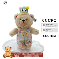Chapeau de chef à motif quadrillé bleu sur le thème alimentaire, Ours en peluche rose, Tablier sur le thème de la pâtisserie, Poupée en peluche