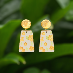 Pendientes de Moda con Diseño Floral, Chapados en Oro, Acero Inoxidable 316L, Sostenibles y Resistentes - Product Image 3