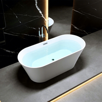 Baignoire en acrylique autoportante de style hôtel de luxe moderne baignoire à remous autonome trempage blanc