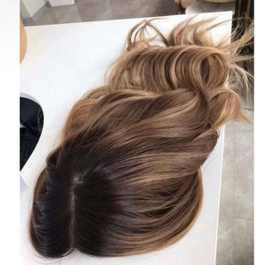 Toupet con Base in Seta e Clip, Capelli Veri Europei Ondulati Marrone Ombré, Extension Capelli Naturali - Product Image 2