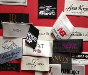 Étiquettes tissées de haute qualité pour vêtements, étiquettes de marque personnalisées en tissu avec logo et texte nets et détails d'entretien - Product Image 3