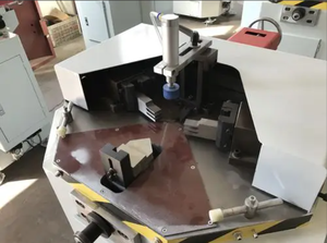 Máquina de Conformado de Esquinas CNC para Vidrio y Máquina para Fabricar Ventanas, lo Último en Tecnología para Ventanas y Máquina para Fabricar Ventanas de PVC - Product Image 4