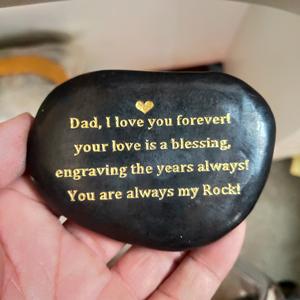 Groothandel Laser Gegraveerde Natuurlijke Riviersteen Gegraveerd Inspirerend Woord Stenen Zakstenen Voor Cadeau Op Maat Gegraveerde Stenen - Product Image 1