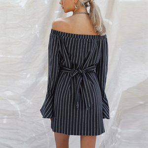 Robe chemise boutonnée à épaules dénudées et manches longues évasées pour femmes avec <span class=keywords><strong>ceinture</strong></span> - Product Image 5