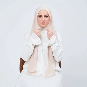 High Quality Solid Color Pearl instant hijab <b>chiffon</b> with Built-in Magnetic Easy Wear Long <b>Scarf</b> Hijab Triangle Shawl - Product Image 2