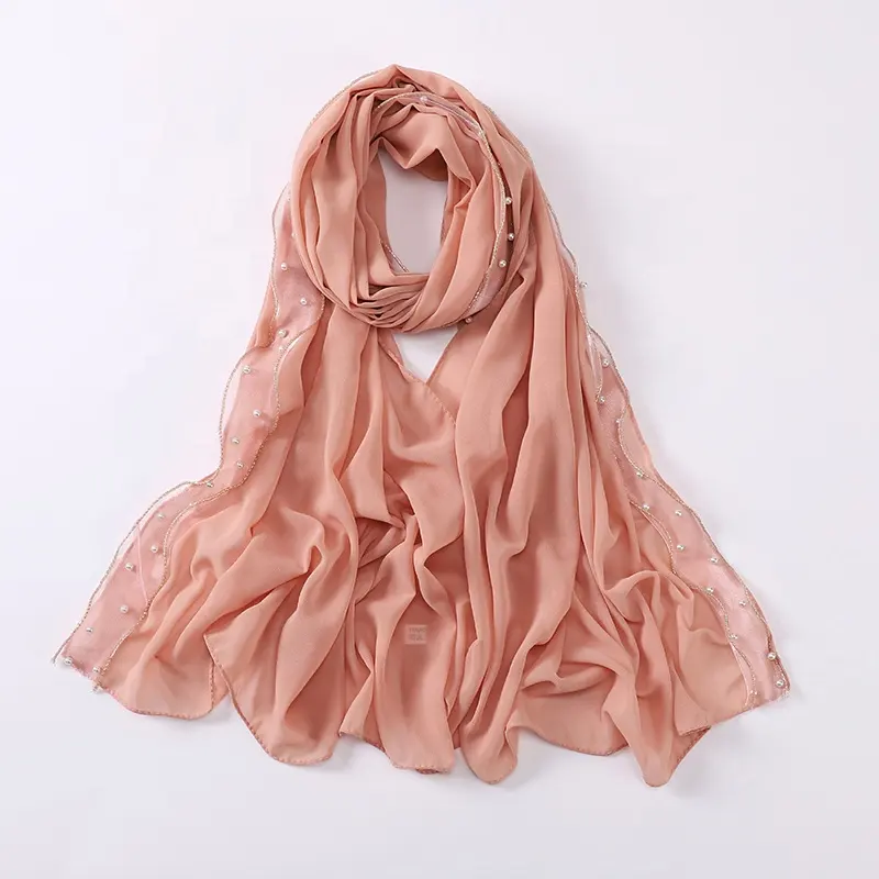 Nuovo disponibile sciarpa in garza di nastro di perle in Chiffon di colore solido ad alta lucentezza con hijab in chiffon di moda donna Indonesia all'ingrosso di perle