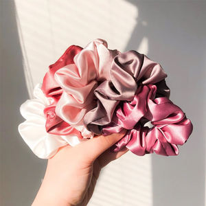 Mayorista Top 6A Grado 16 19 22 Momme Silk Scrunchies Funda De Almohada 2/<span class=keywords><strong>3</strong></span>/4cm Seda Lazo del pelo Scrunchie para encuadernación del cabello - Product Image 3