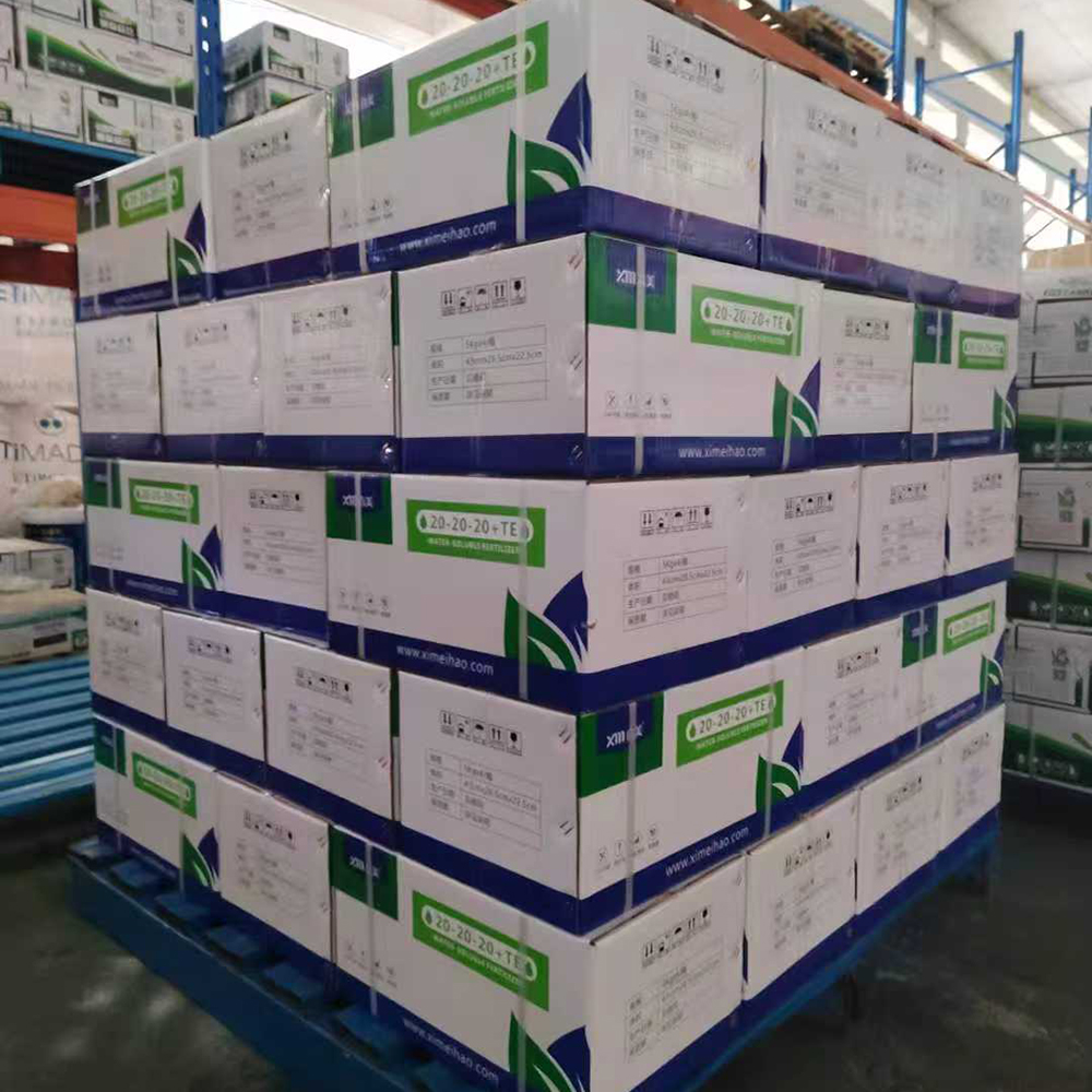 Factory Direct Water Soluble NPK 15-15-15 Fertilizer Powder image 3