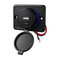 Enchufe de Carga USB Doble de 5V 3.1A con Luz LED, Resistente al Agua IP65, para Autobuses, Camiones, Autocaravanas y Vehículos
