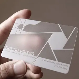 بطاقة زيارة عالية الجودة مخصصة طباعة CMYK مقاومة للماء بطاقة pvc شفافة