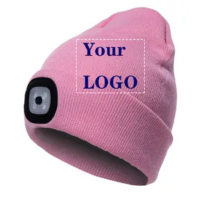 2024 neu zjm Strick-Schädel-Stickerei individuelles Logo y2k Winter mit Headlight aktualisiert 5 led usb wiederaufladbar beleuchtete Beanie Kappe