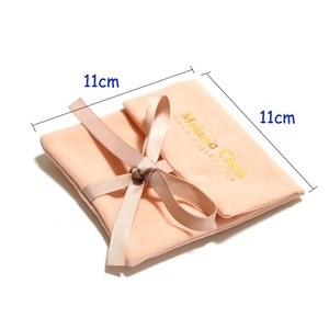 Nouveauté : Pochette à bijoux en tissu suédé rose pêche, style coquille, pour boucles d'oreilles et bijoux, inspirée Instagram - Product Image 2