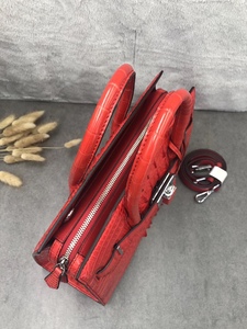 Bolso de mano de piel de cocodrilo auténtica, bolso tipo satchel con asa superior roja, bolso con cierre de tornillo plateado, bolso con correa de hombro extraíble - Product Image 4