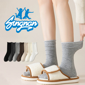 Calcetines de media pantorrilla sin costuras para mujer, anti-bolitas, con borde enrollado, de algodón peinado puro, antibacterianos y resistentes al olor, para otoño. - Product Image 2