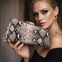 Pochette de soirée rigide à découpe trapézoïdale, imprimé serpent croco synthétique, fermoir métallique géométrique, sac à main pour femme pour occasions formelles, fêtes et mariages
