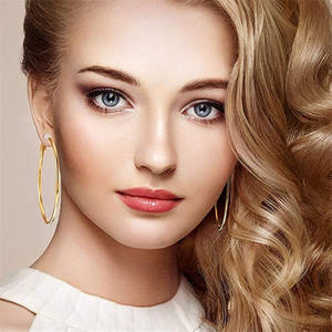 Boucles d'oreilles géométriques minimalistes de 2mm en acier inoxydable chirurgical 316L pour femmes - Product Image 6