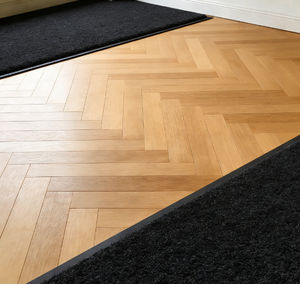 <span class=keywords><strong>Tapis</strong></span> de <span class=keywords><strong>protection</strong></span> en PVC BOTHWIN, dureté 65 ShoreA, découpable, pour protéger les parquets et les sols en chevrons - Product Image 1