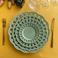 Assiettes de présentation en céramique multicolores, design ajouré en dentelle, pour mariage, fête, banquet, festival, décoration de table