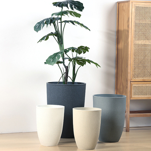 Vaso per Fiori Grande in Resina Plastica Resistente, Alto e Conico, per Esterni e Interni, Ideale per Terrazza, Portico, Giardino, Casa, Patio e Ingresso - Product Image 2