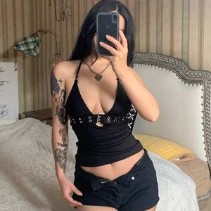 เสื้อครอปเปิดไหล่สไตล์พังก์สตรีทสำหรับฤดูร้อน พร้อมเข็มขัดรัดเอวสูงปรับได้ ผูกด้านหน้า ทรงเข้ารูป ไม่มีแขน - Product Image 4