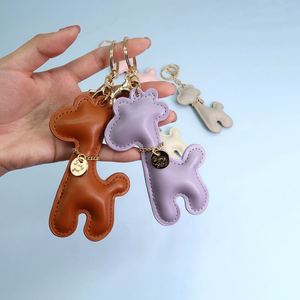 Porte-clés Girafe Amusant en Cuir PU, Breloque Décorative pour Sacs Fourre-tout - Product Image 4